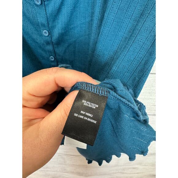 Torrid Plus Size Blue Pointelle Scoop Neck Button Up Short Sleeve Top Size 4X - Picture 6 of 7